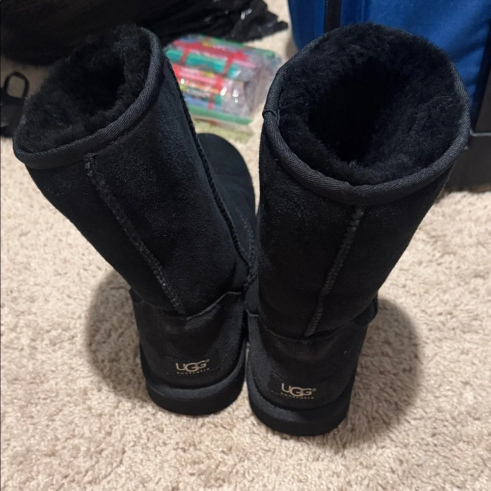 Uggs Women Black Boots - Picture 3 of 6